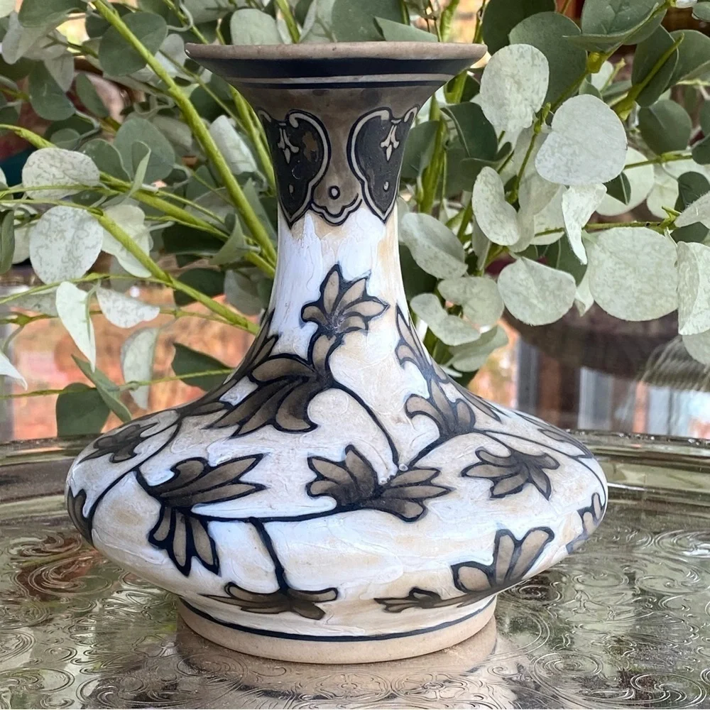 Vintage Cizhou Kiln Chinese Pottery Vase 6 1/2” Tall Floral Peony Sgraffito